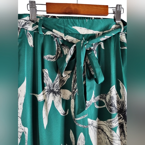 Floral Wide Leg Pants - Green - Picture 3 of 9